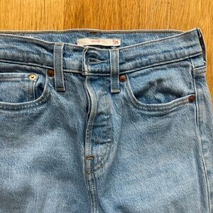 Levis jeans 25